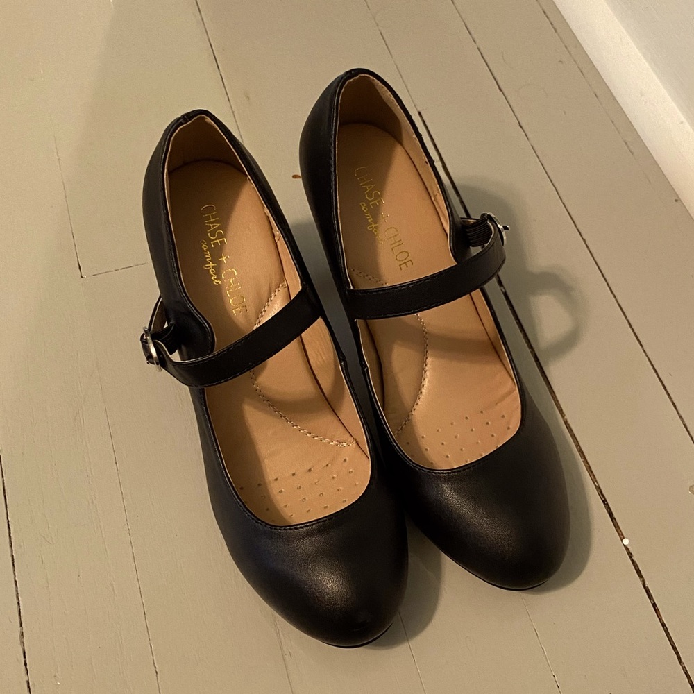 Black Chase + Chloe pumps